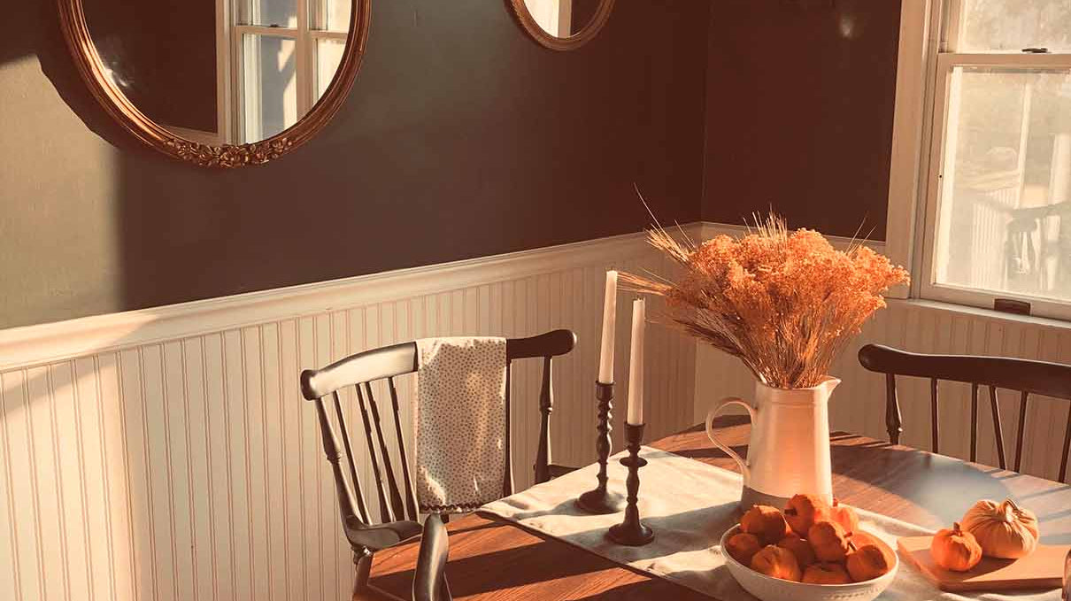 Embracing Autumn's Warmth: Decorating Your Home for the Season - Angela Reed