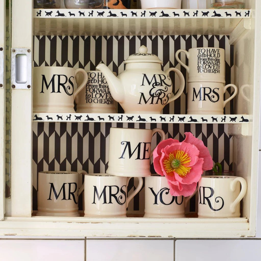 Black Toast 'Mr & Mr' Set of 2 1/2 Pint Mugs Boxed