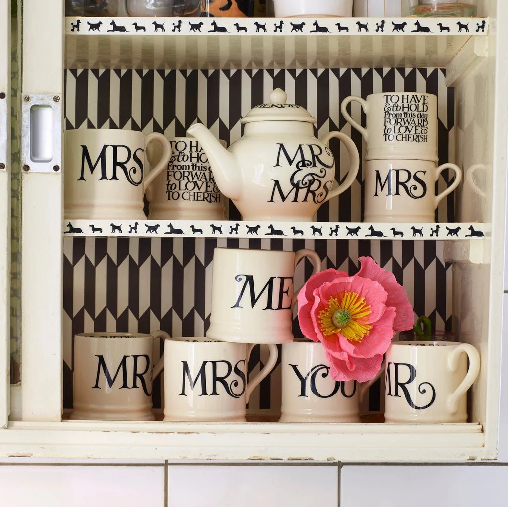 Black Toast 'Mr & Mr' Set of 2 1/2 Pint Mugs Boxed