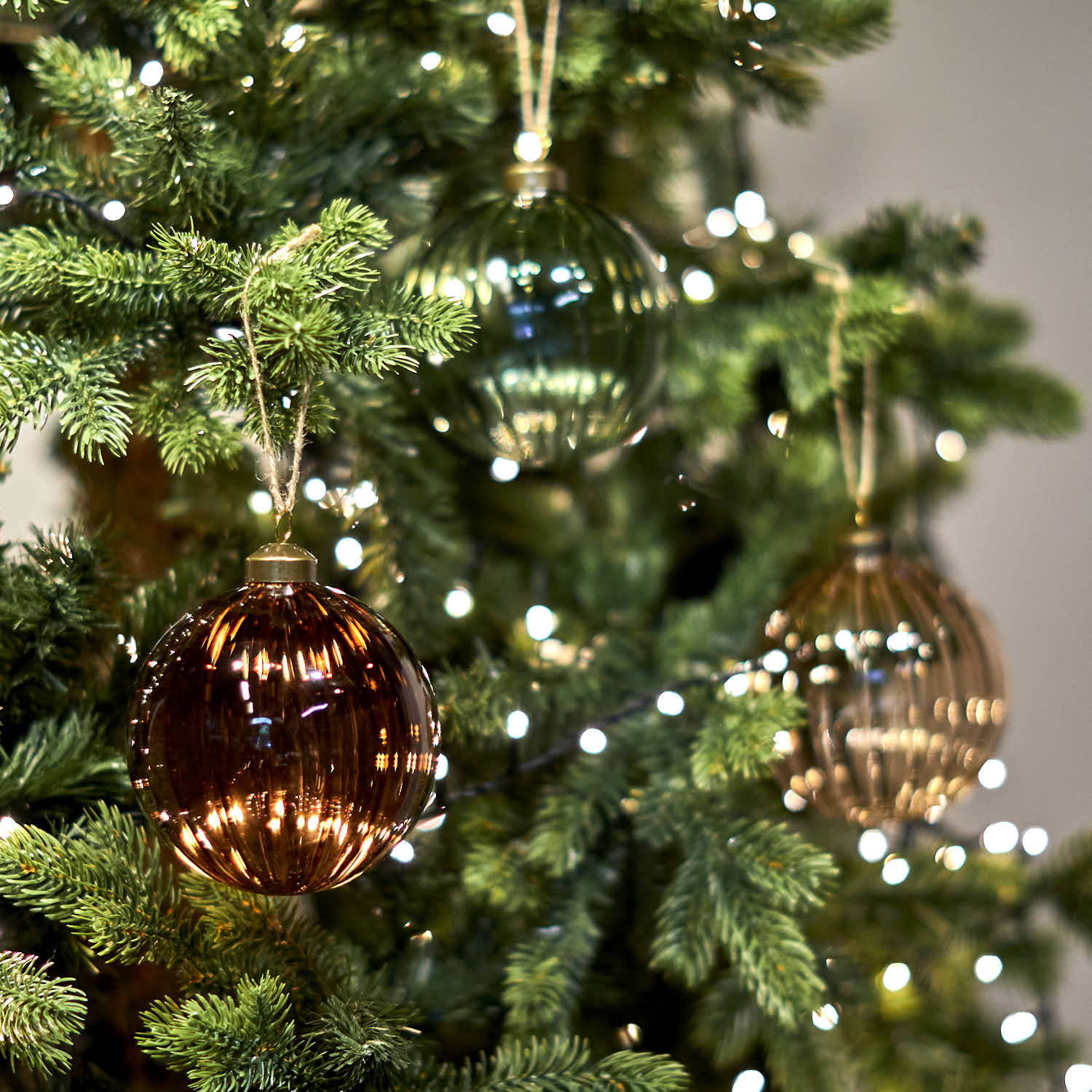 Cora Brown Bauble, Large