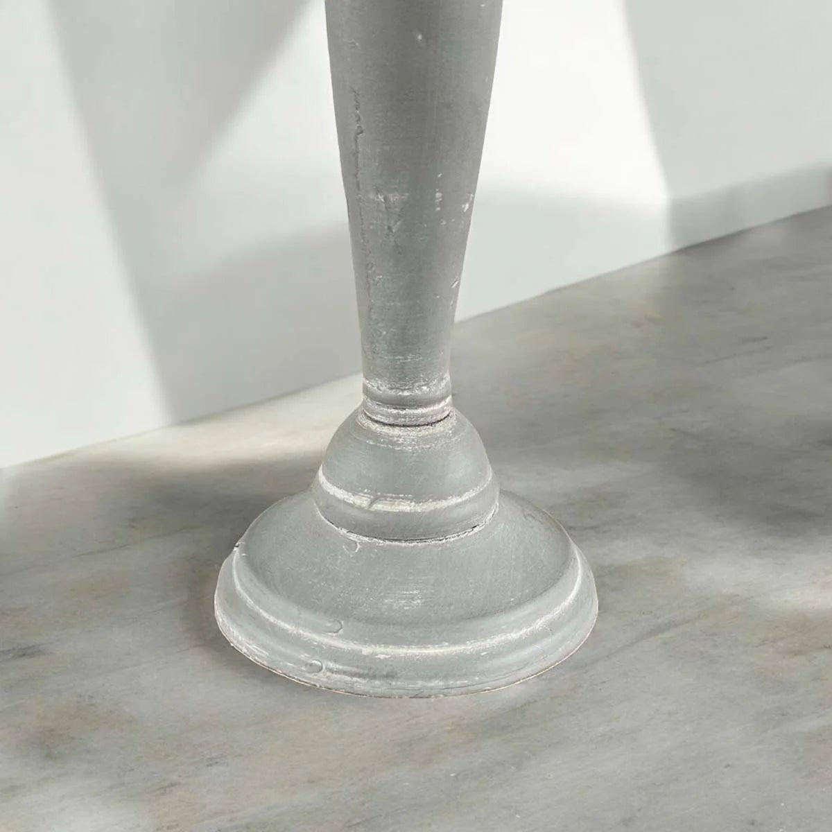 Garaffe table lamp with natural shade