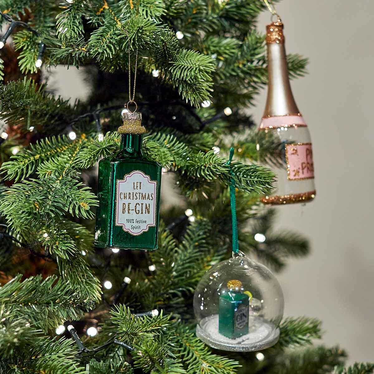 Let Christmas Be-Gin Shaped Bauble
