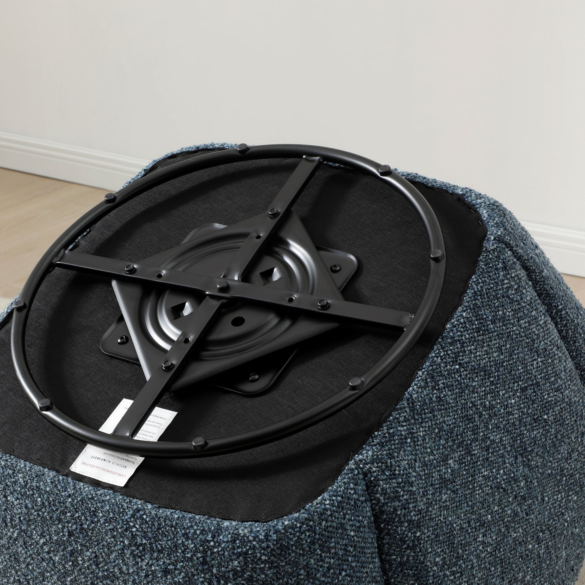 Malvern Swivel Chair Natural Boucle,Navy Boucle,Olive Boucle