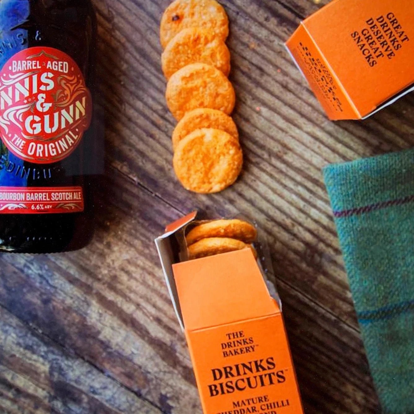 Mature Cheddar, Chilli & Almond Drinks Biscuit 36g Snack Pack,110g Family Pack