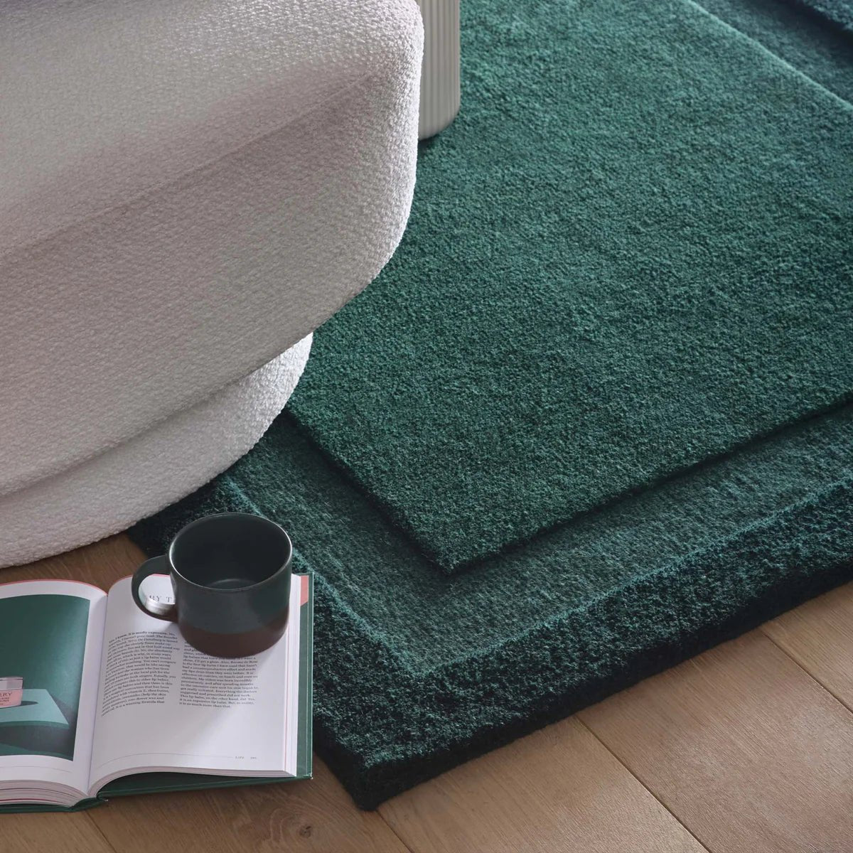 Origins Stacked Border, Dark Green 120 x 170cm,160 x 230cm,200 x 290cm