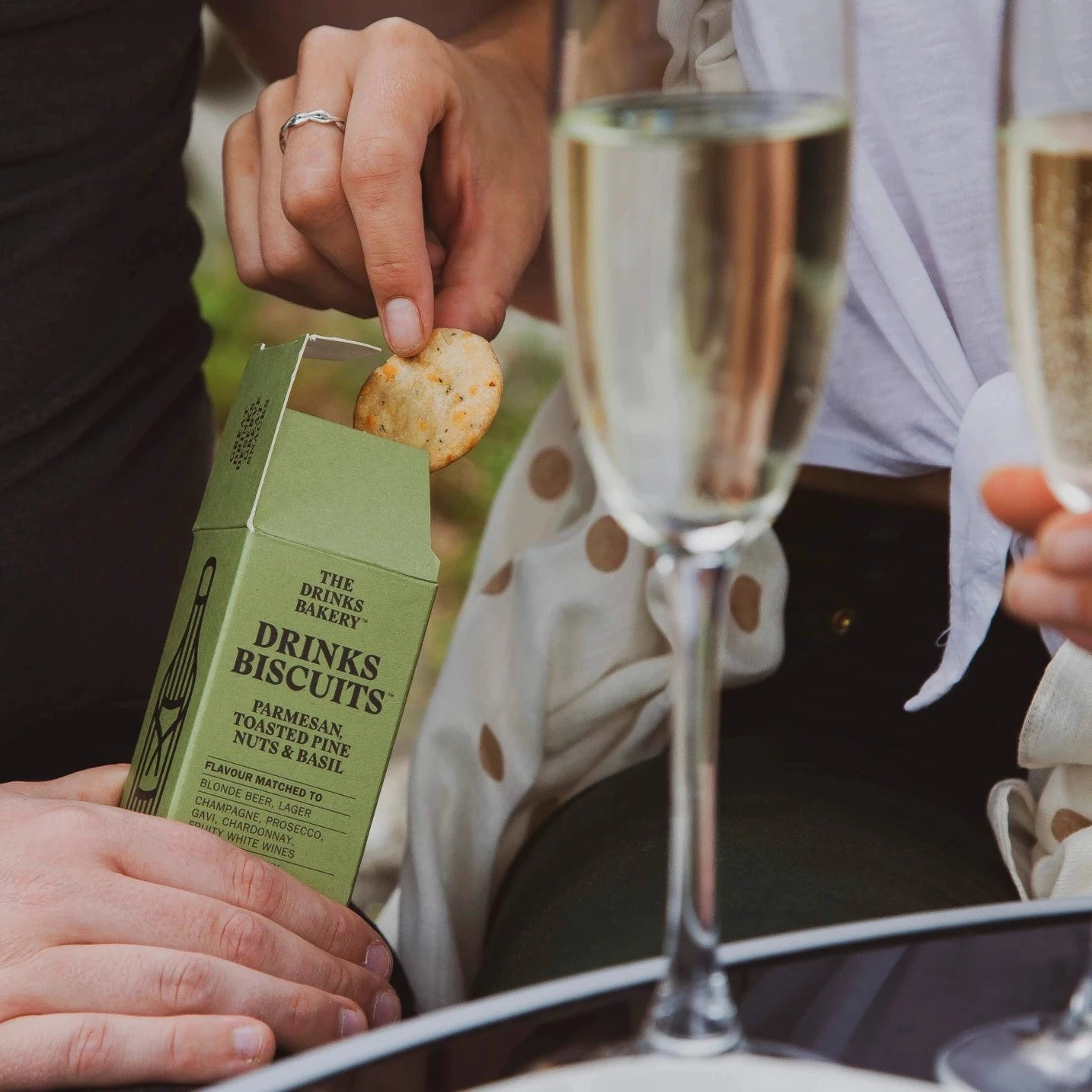 Parmesan, Toasted Pine Nuts & Basil Drinks Biscuit 36g Snack Pack,110g Family Pack