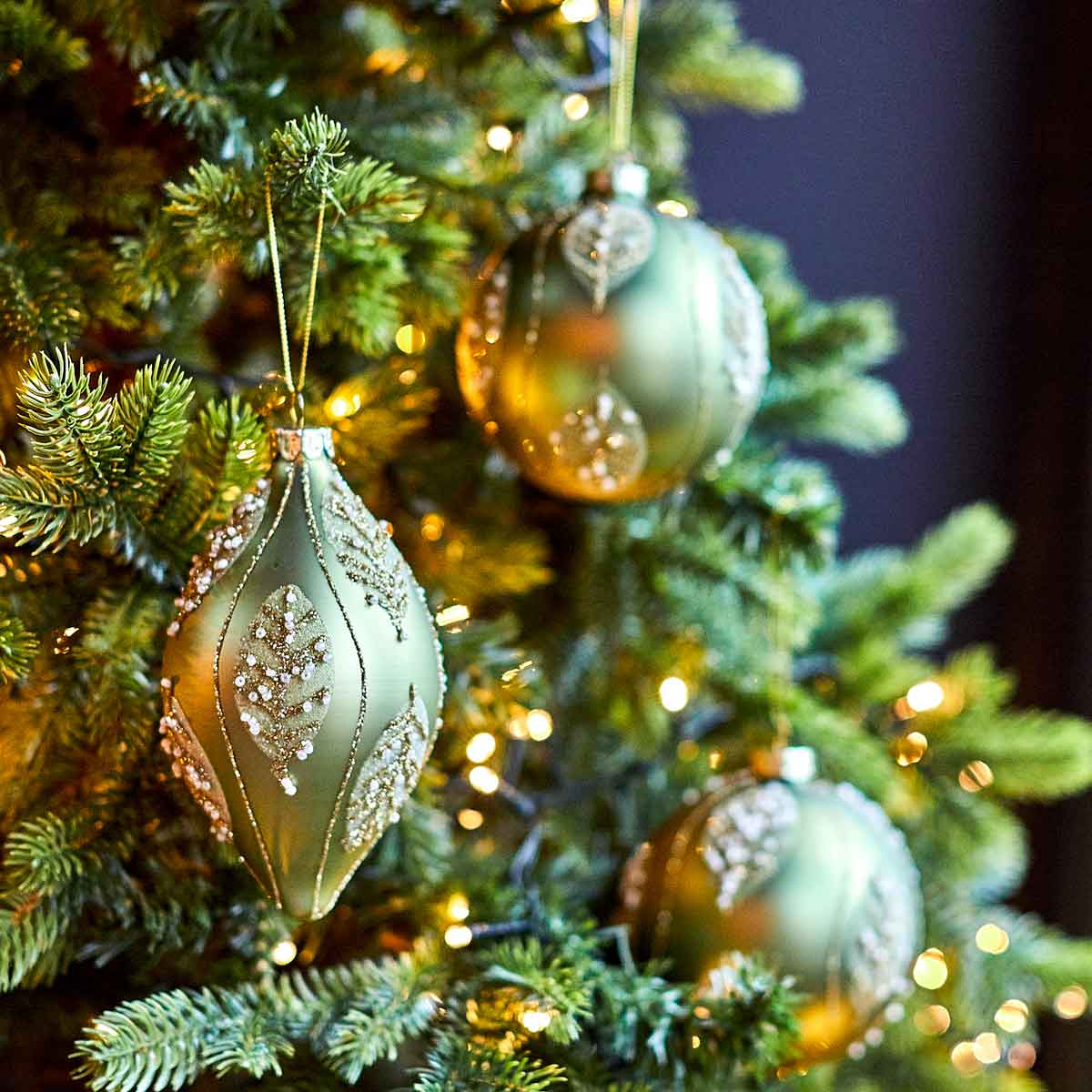 Sage Glitter Leaf Finial