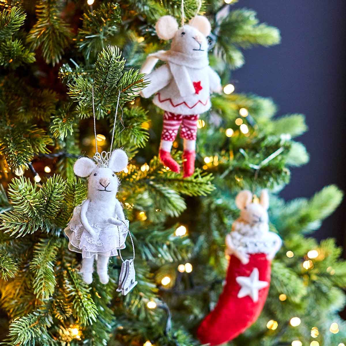 Silver Mouse on Skates