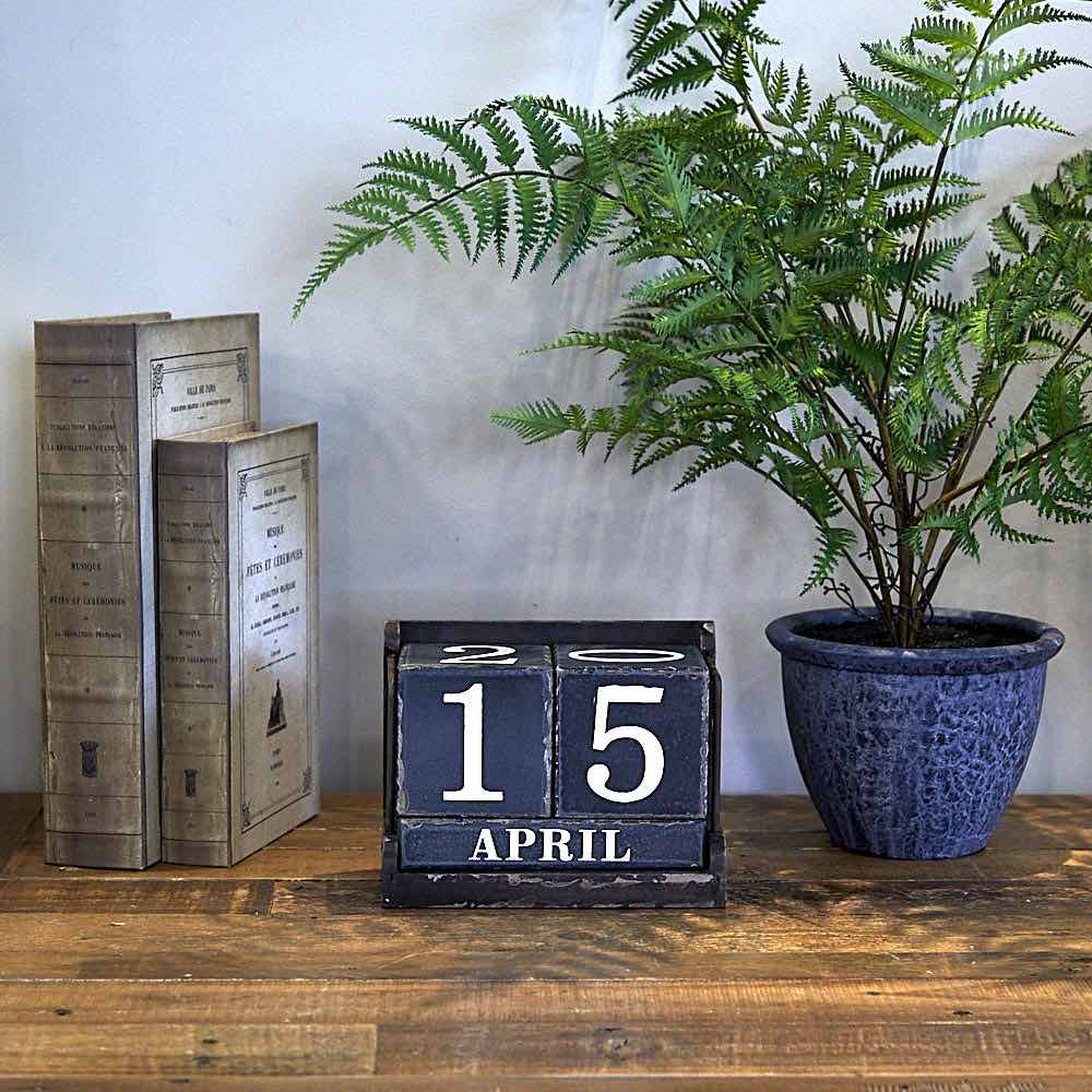 Square Block Calendar