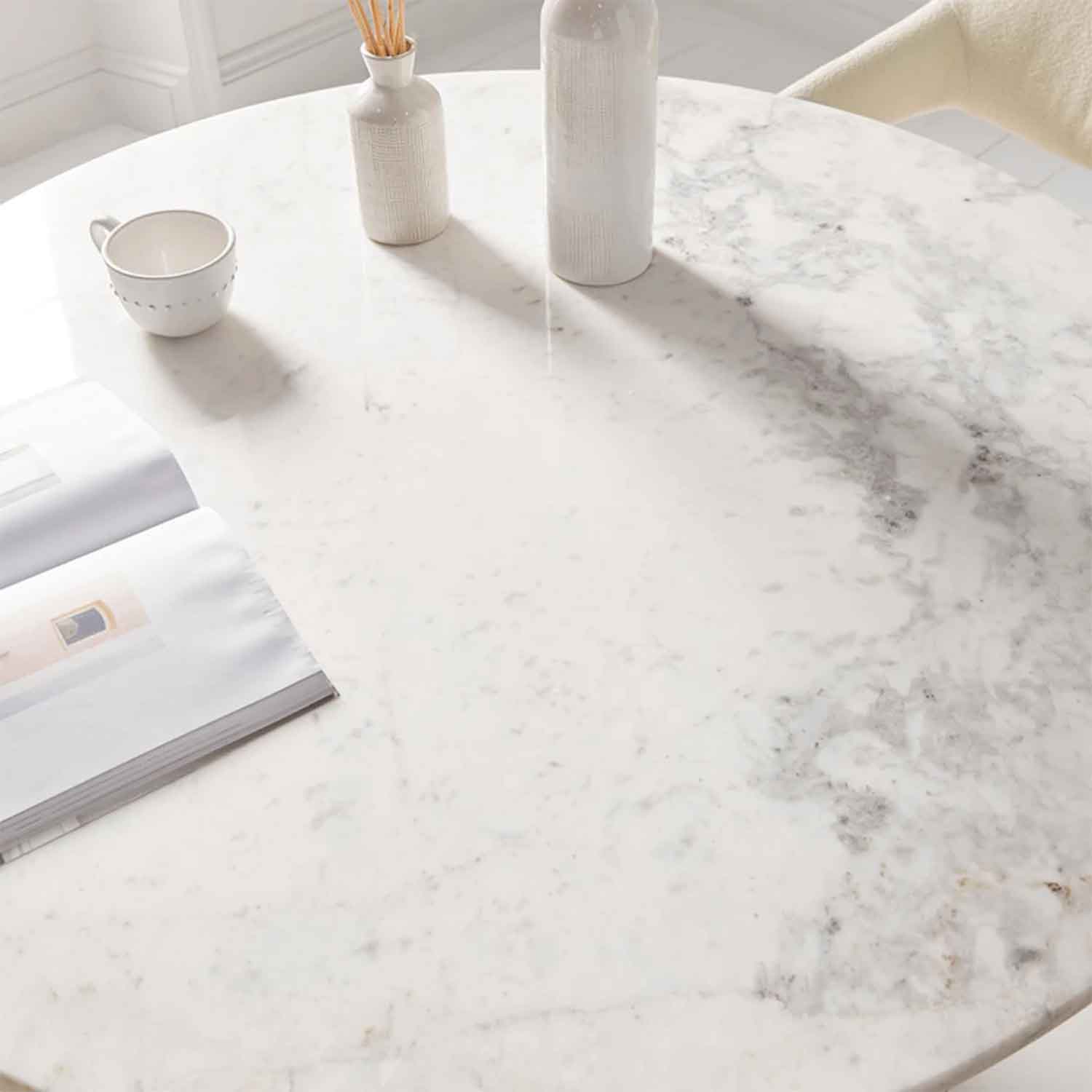 Calcutta Marble Round Table