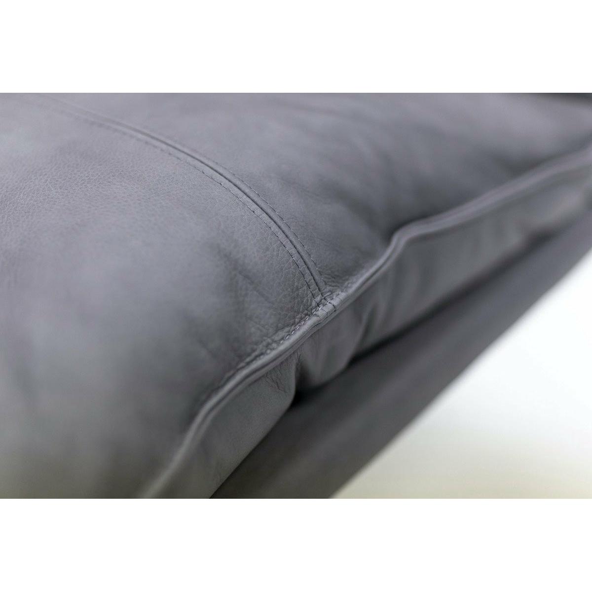 Gaucho Swivel Chair in Rancho Steel Leather