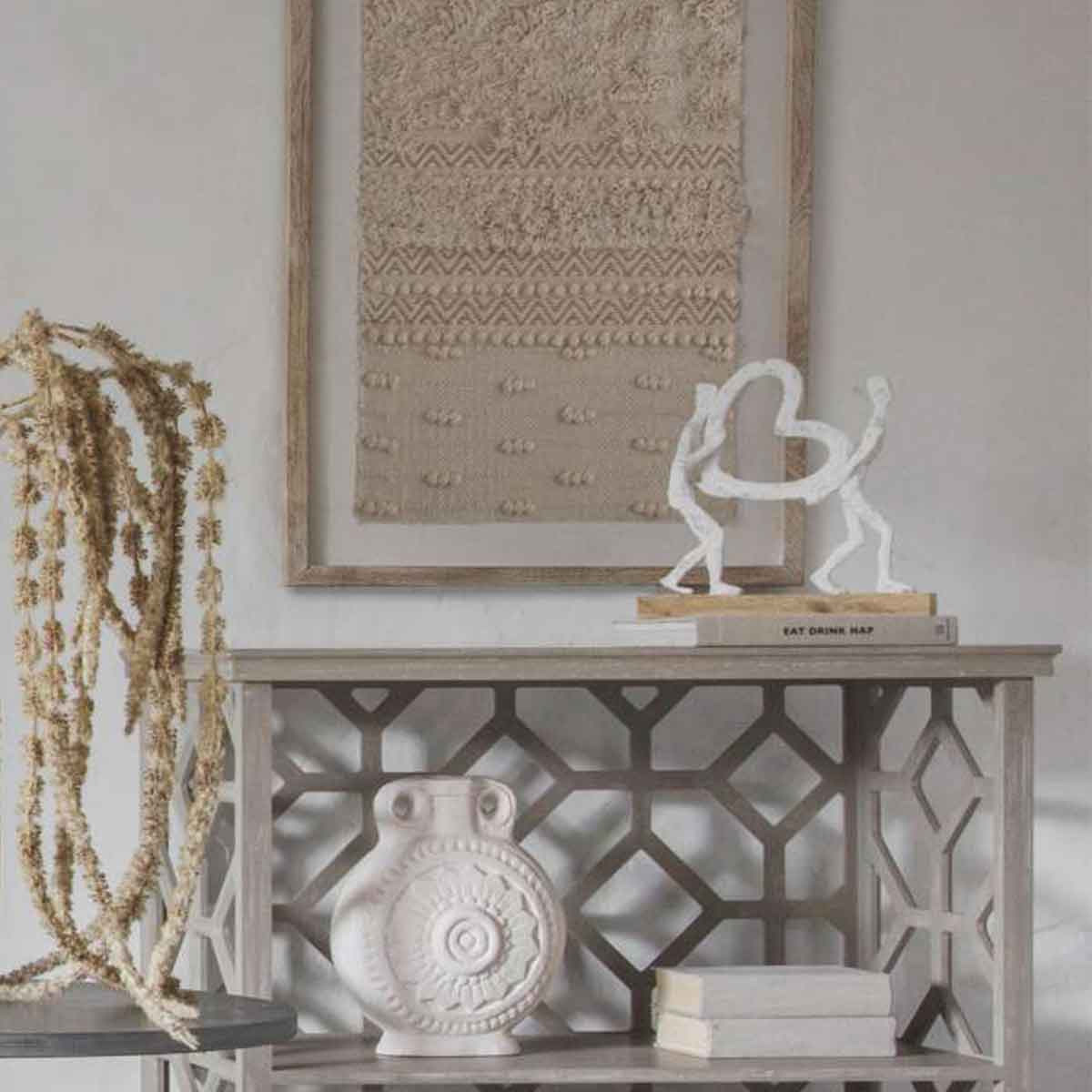 Sculpture of a Couple Holding Heart White