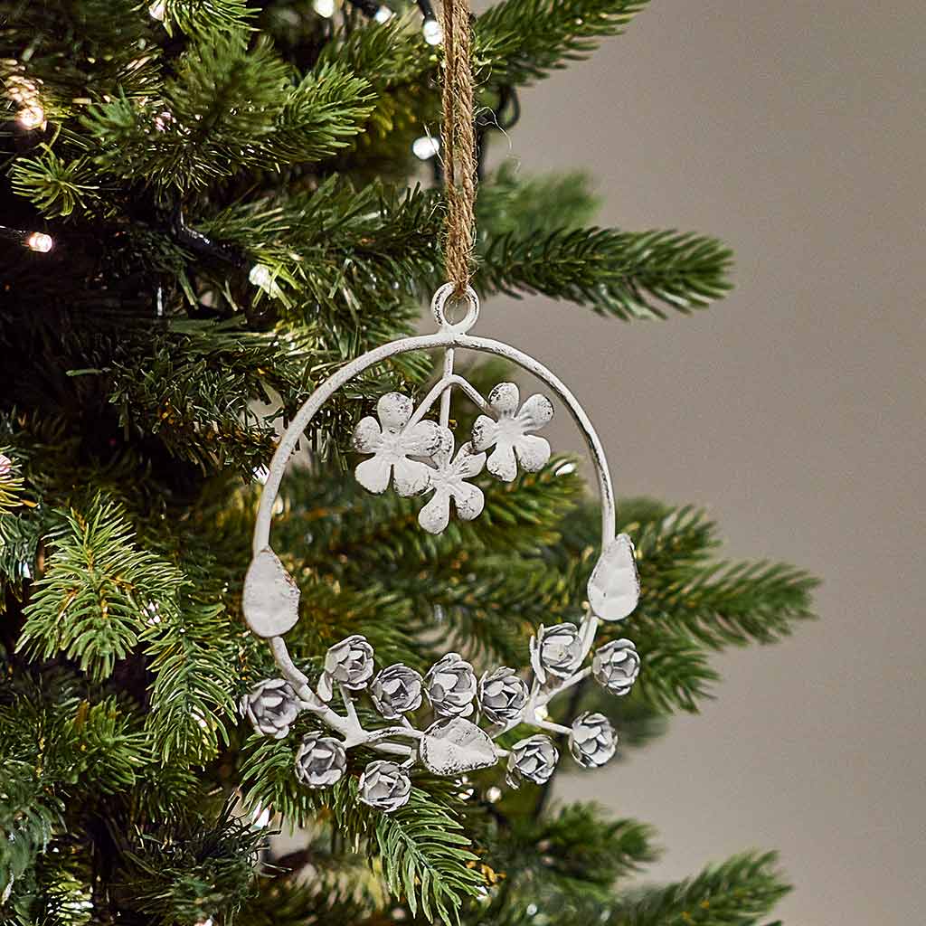 White Rustic Floral Wreath, Small