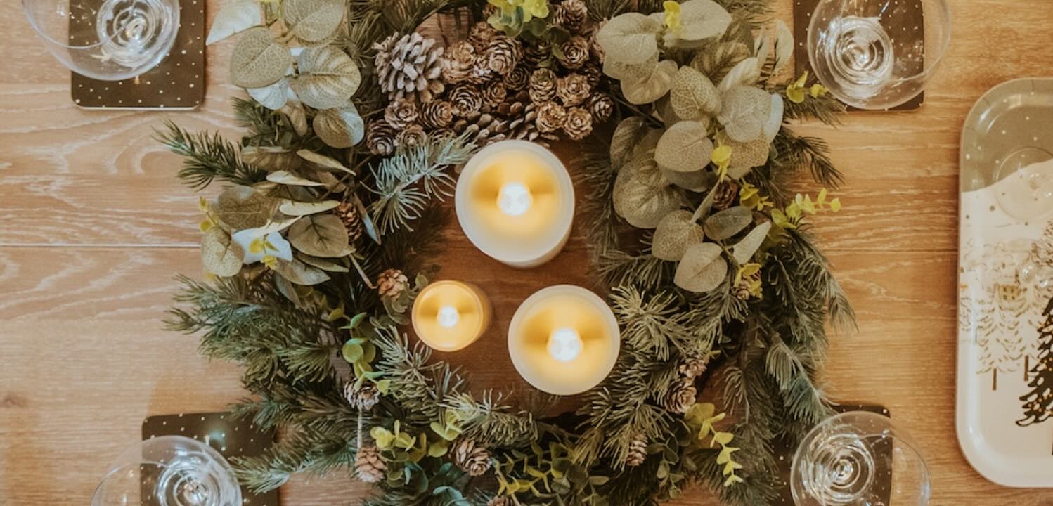 Christmas Wreaths & Foliage - Angela Reed