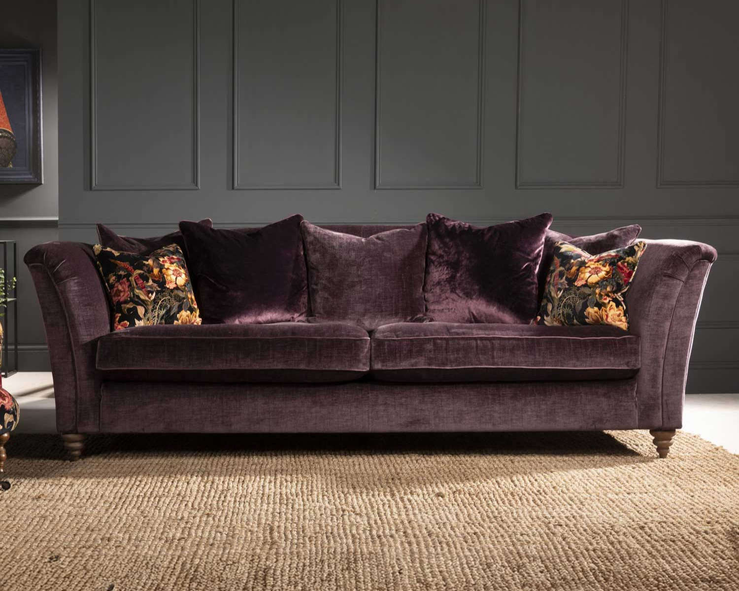 Contact – Angela Reed