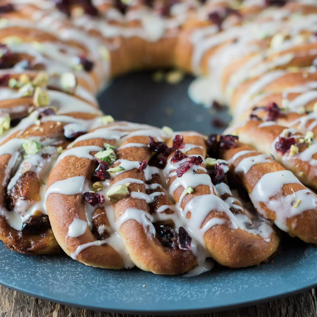 Cinnamon Roll Wreath Baking Kit - Angela Reed - 