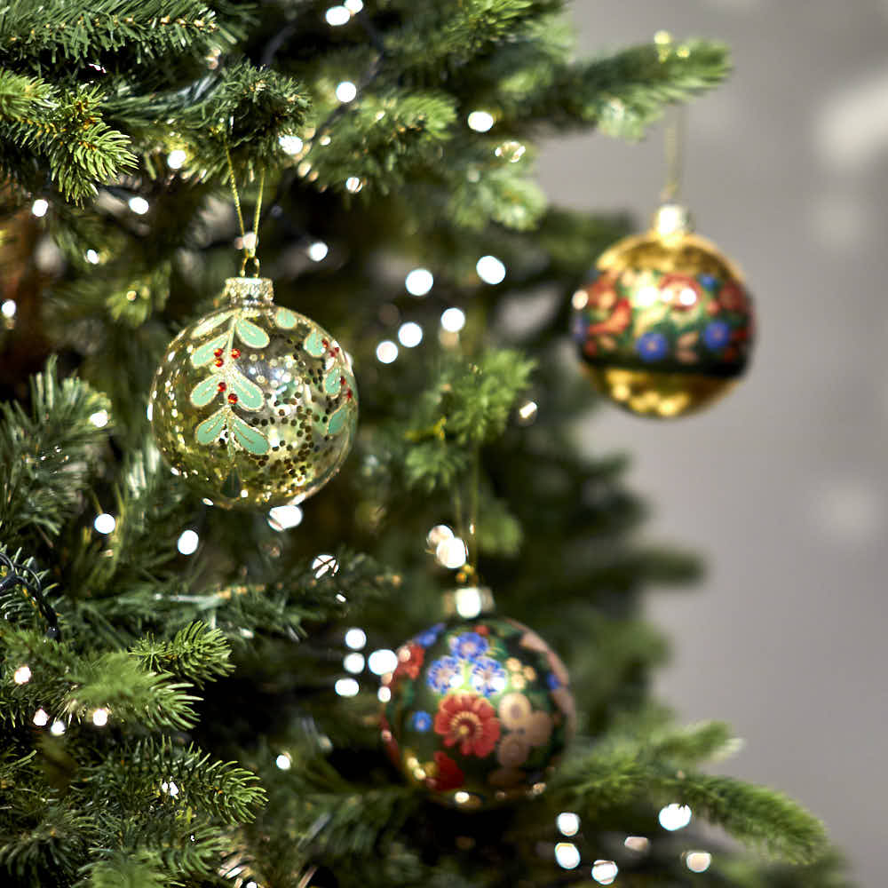 Clear Glass Bauble with Berries and Glitter