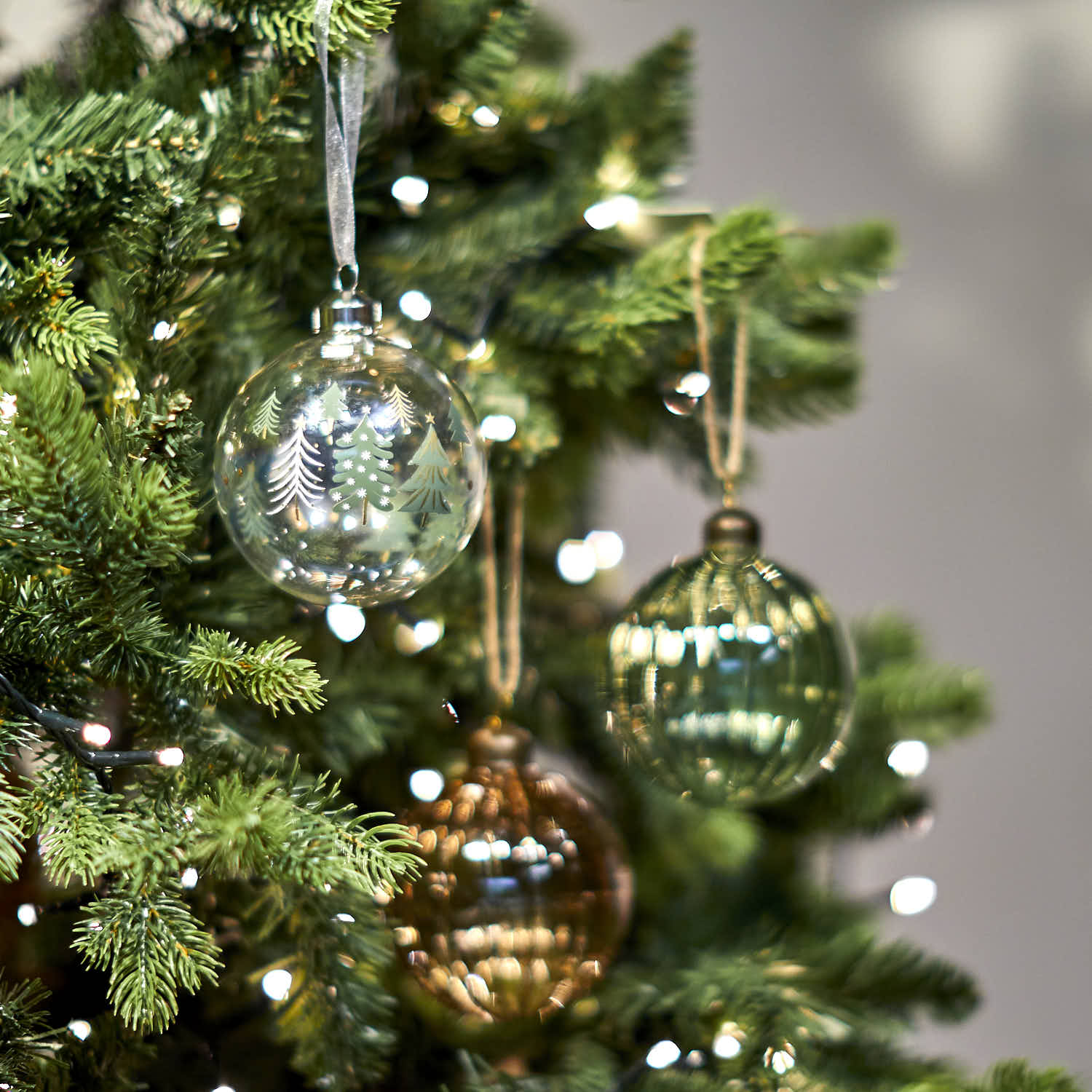 Glass Snow Scene Bauble, Small