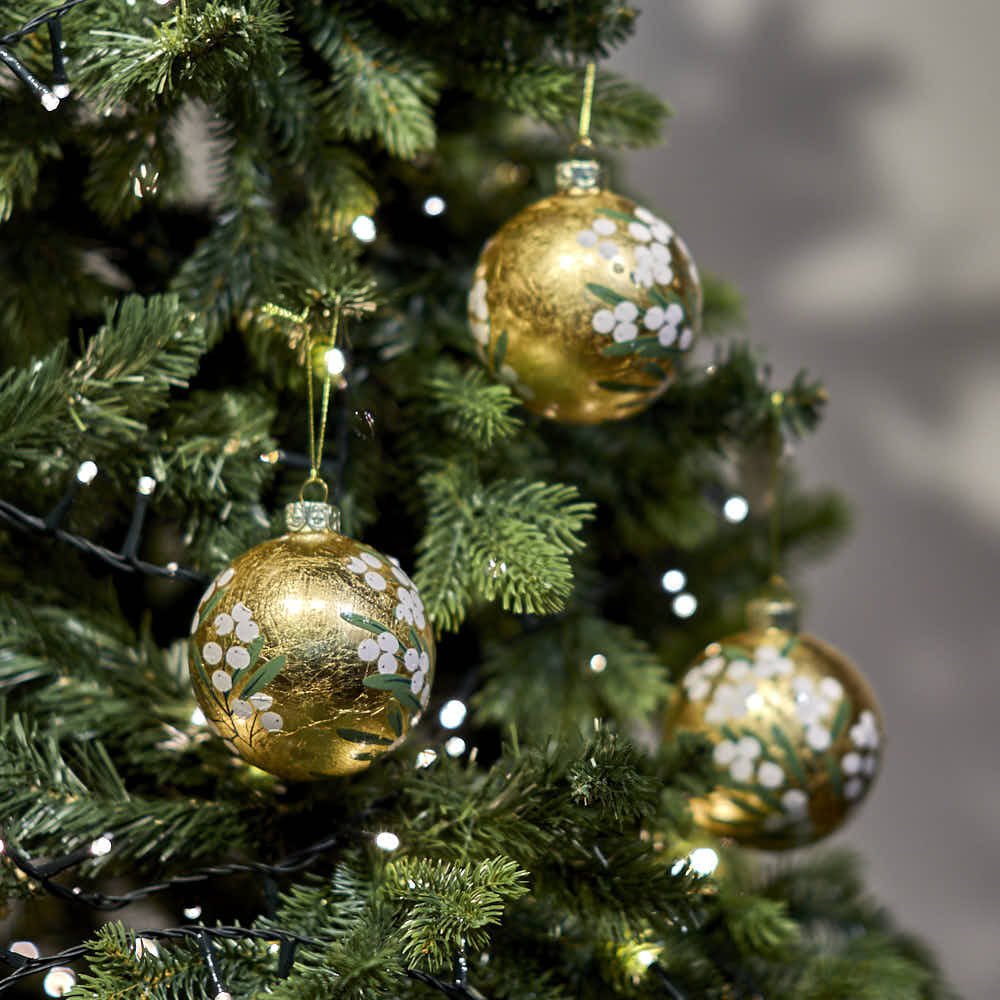 Gold Leaf Bauble with Mistletoe