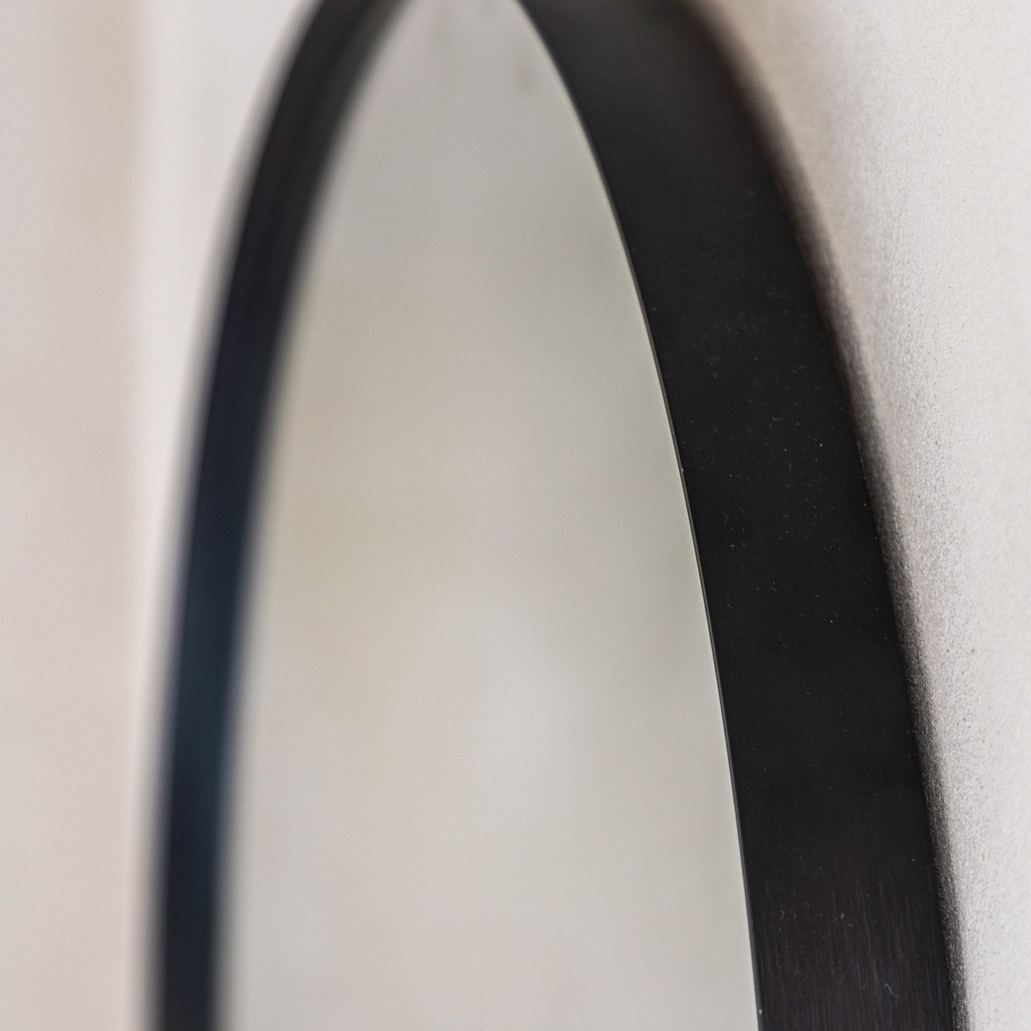 Holworth Large Round Mirror, Black