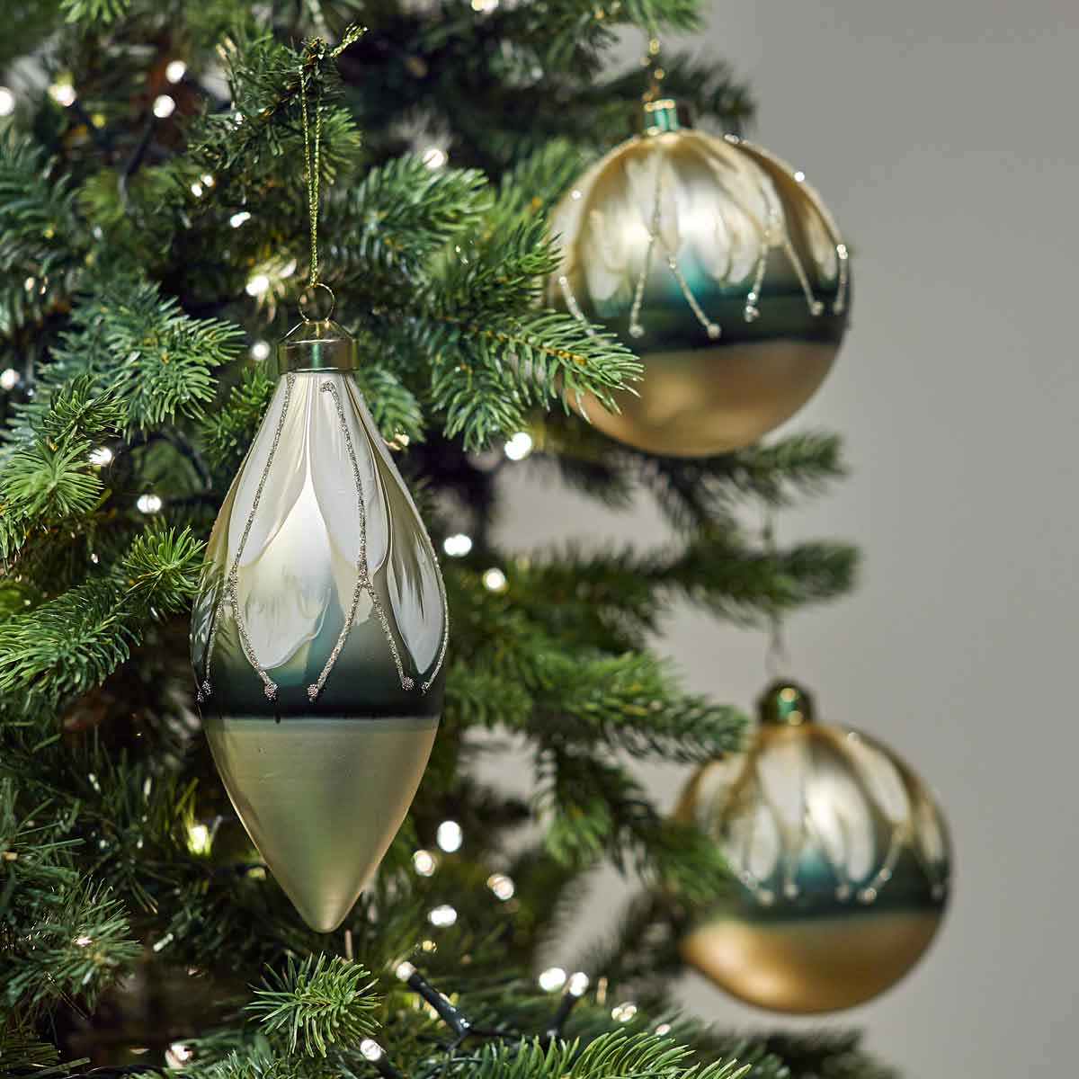 Sage Gold Glitter Finial