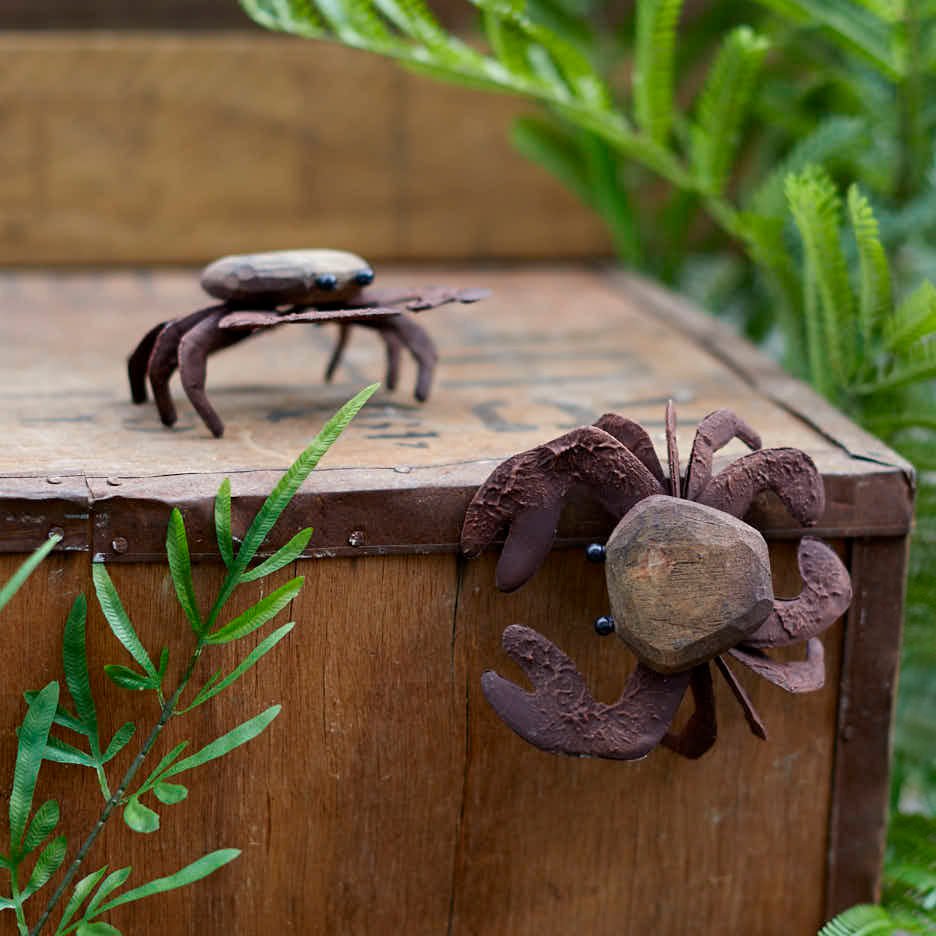 Small Wooden Crab