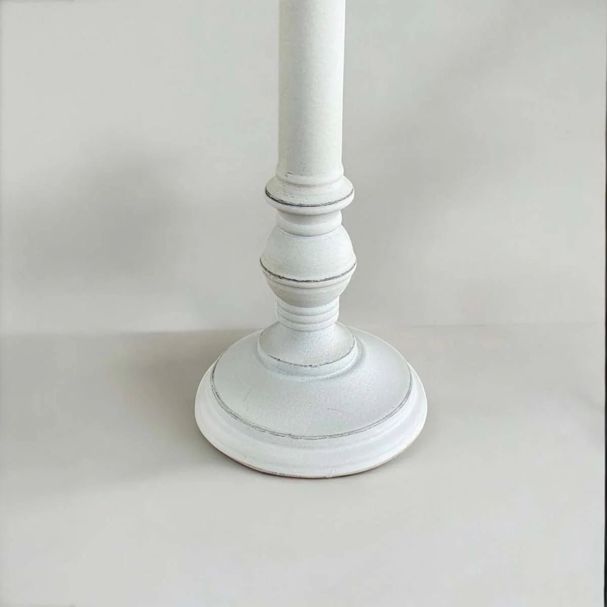White classic base lamp with natural shade