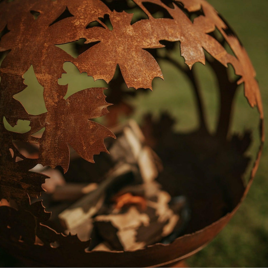 Fire Globe, Leaves