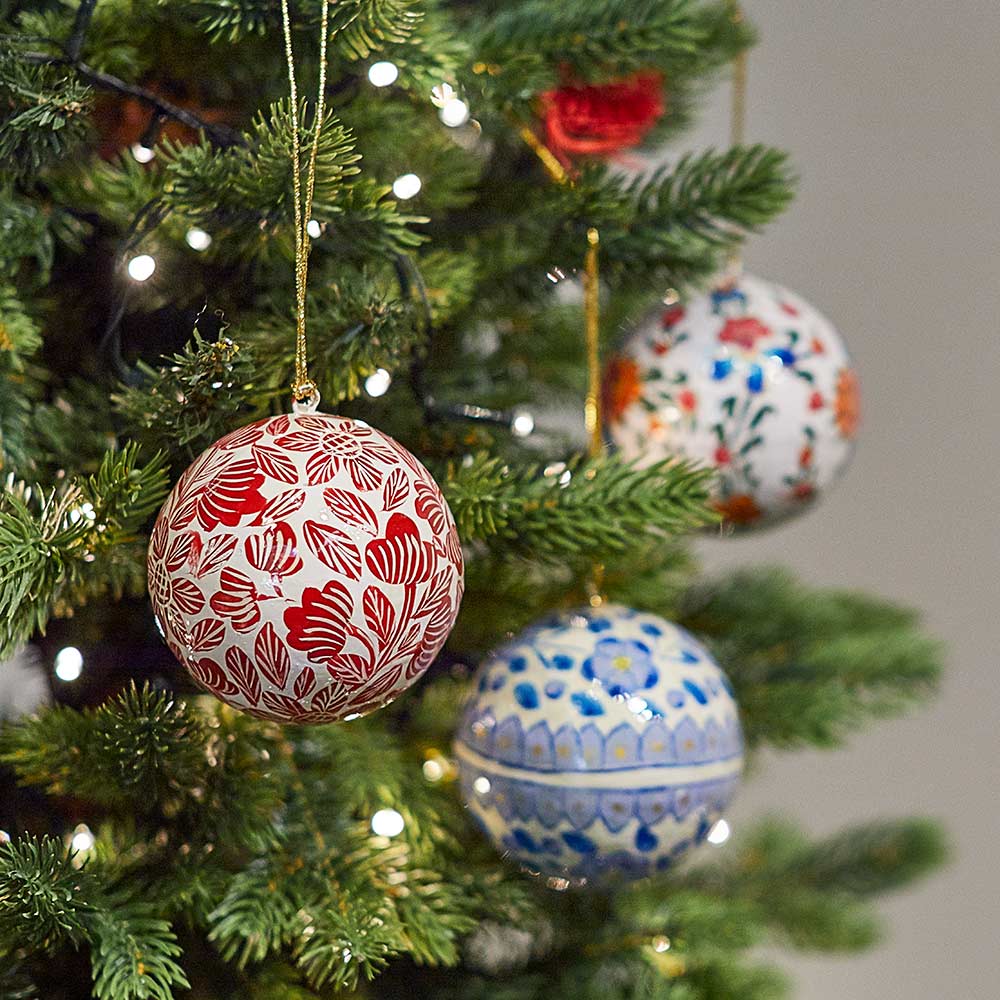 Kashmiri Paper Mache Leaf Bauble, Assorted