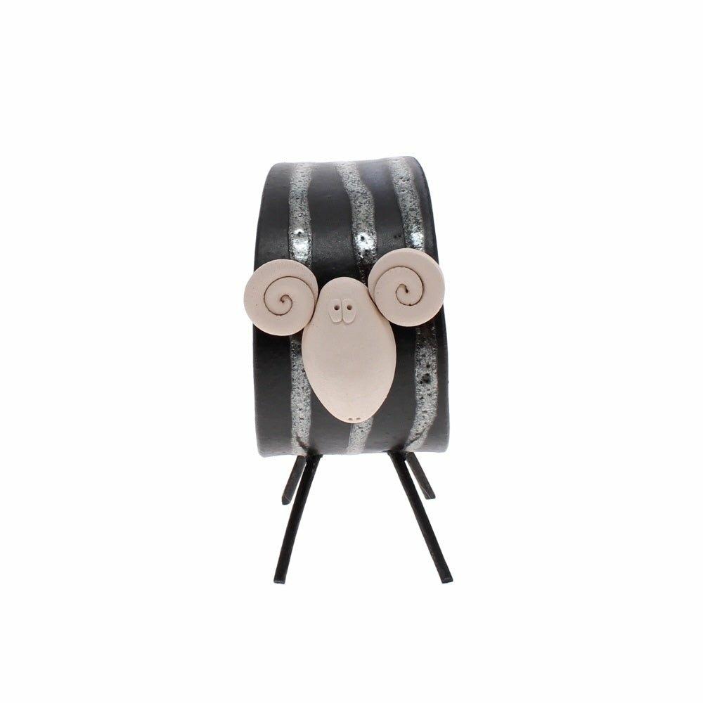 Scroll Ram Black, Large