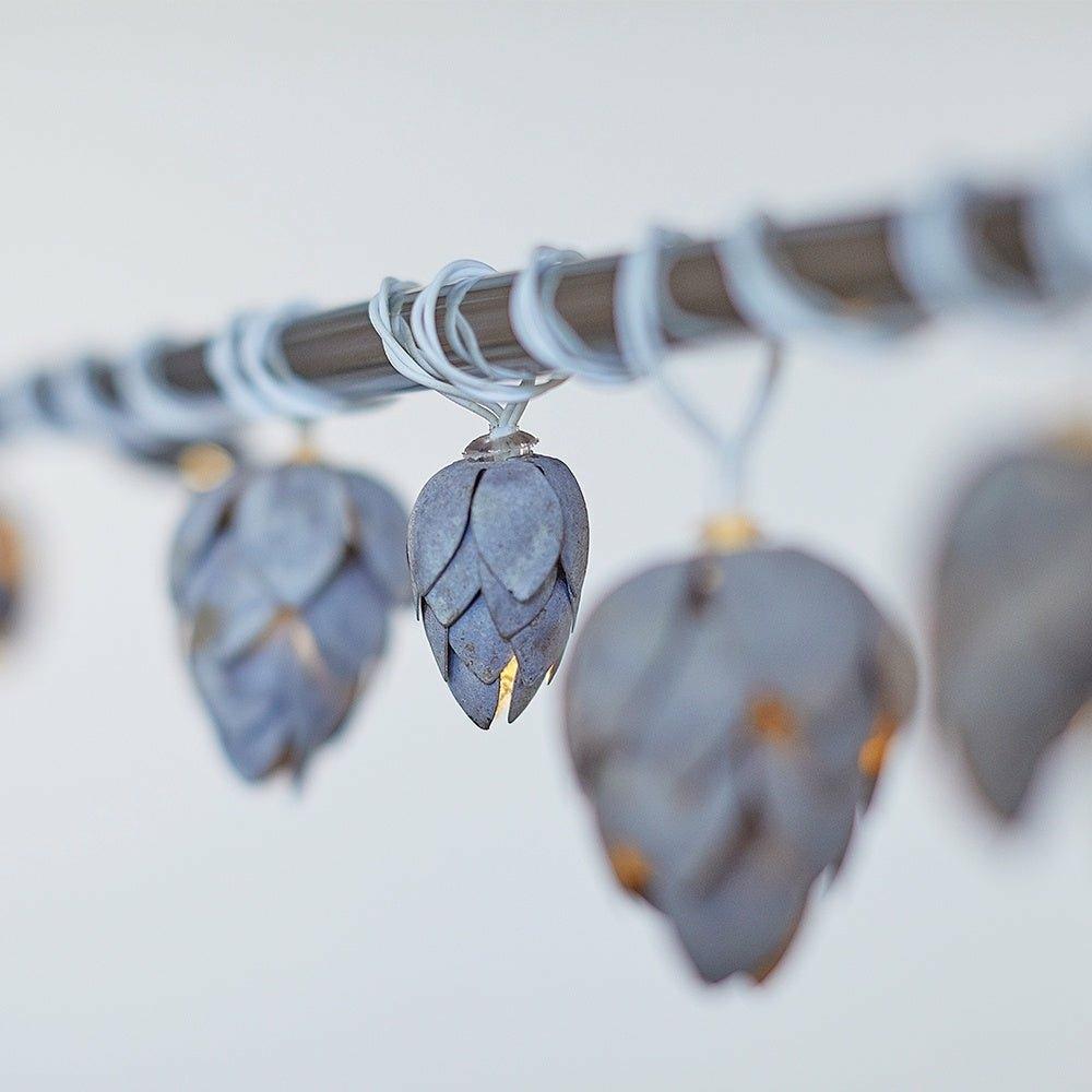 White Pinecone Light Chain